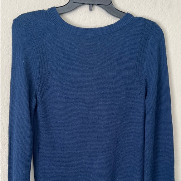 Like New! Free People Navy Blue Knit Crisscross Hi-Lo V-Neck Tunic Sweater in S - Picture 8 of 12